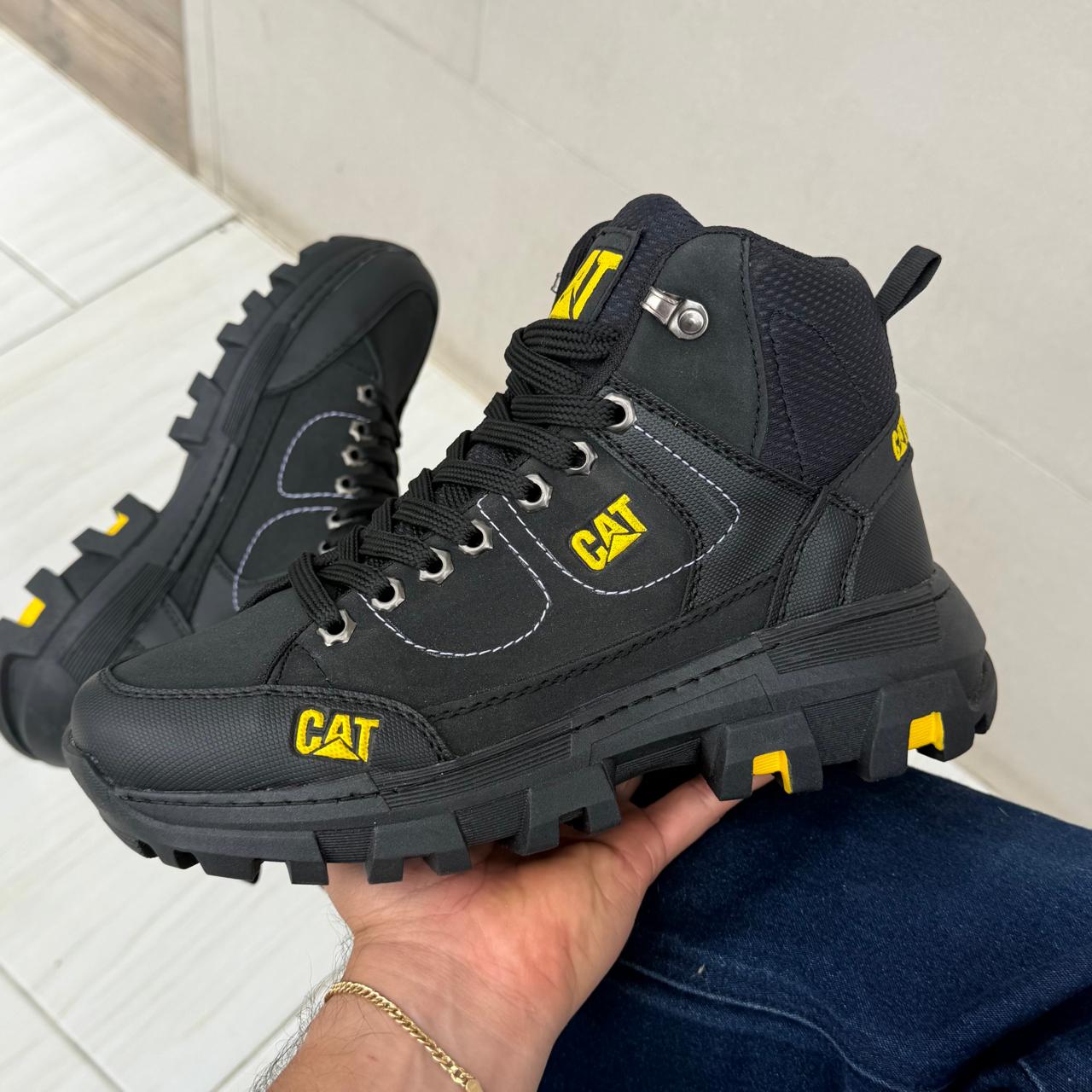 Bota Cat